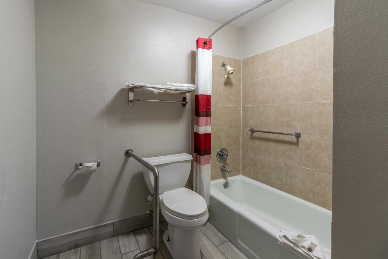 Red Roof Inn & Suites Jackson, Tn Eksteriør billede