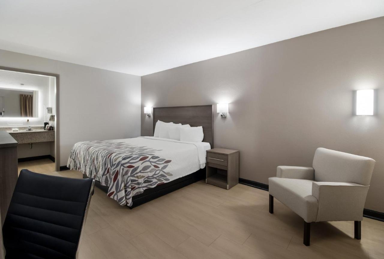 Red Roof Inn & Suites Jackson, Tn Eksteriør billede