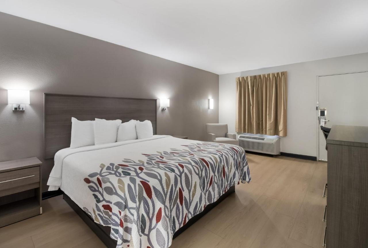 Red Roof Inn & Suites Jackson, Tn Eksteriør billede
