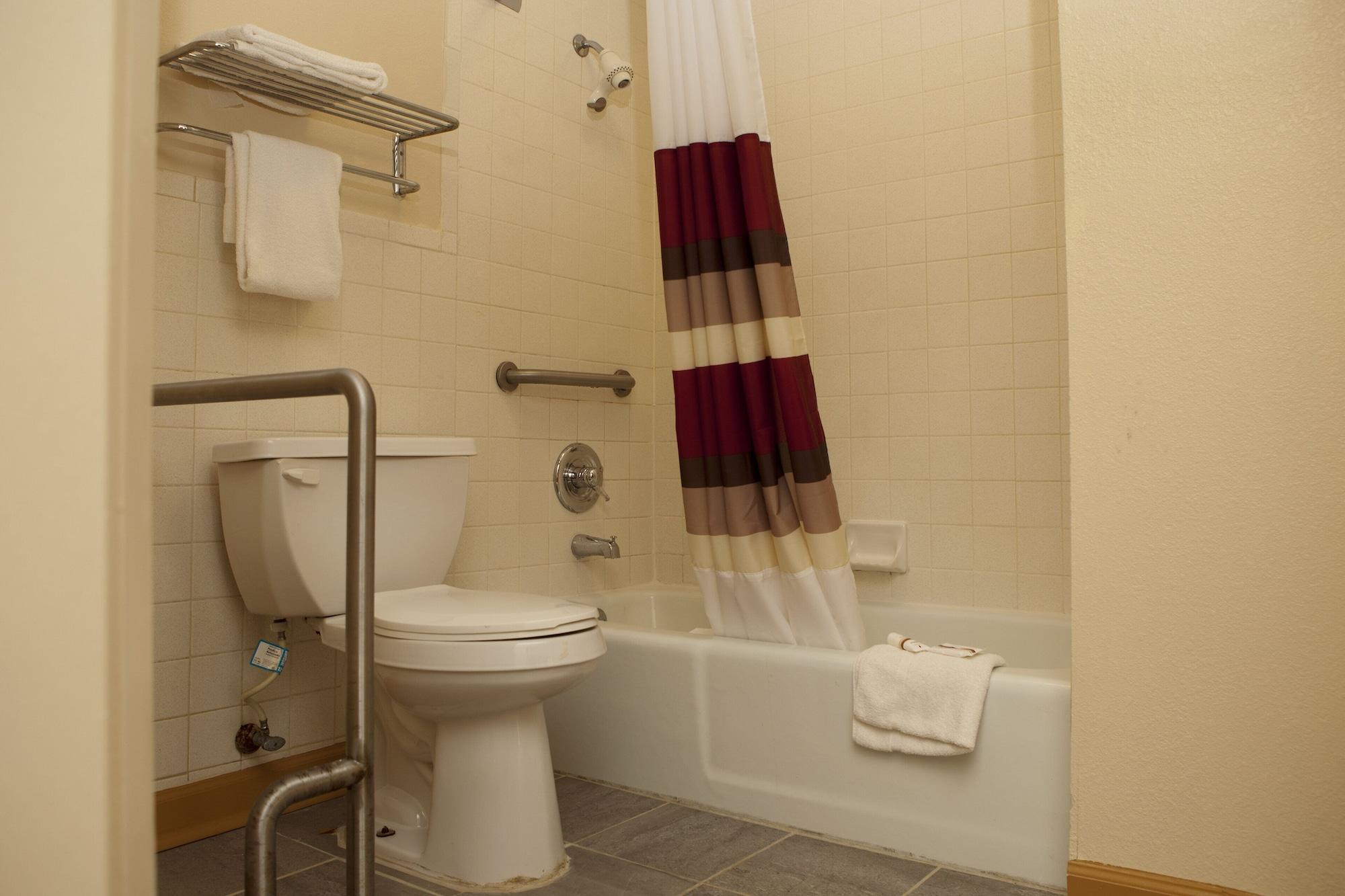 Red Roof Inn & Suites Jackson, Tn Eksteriør billede